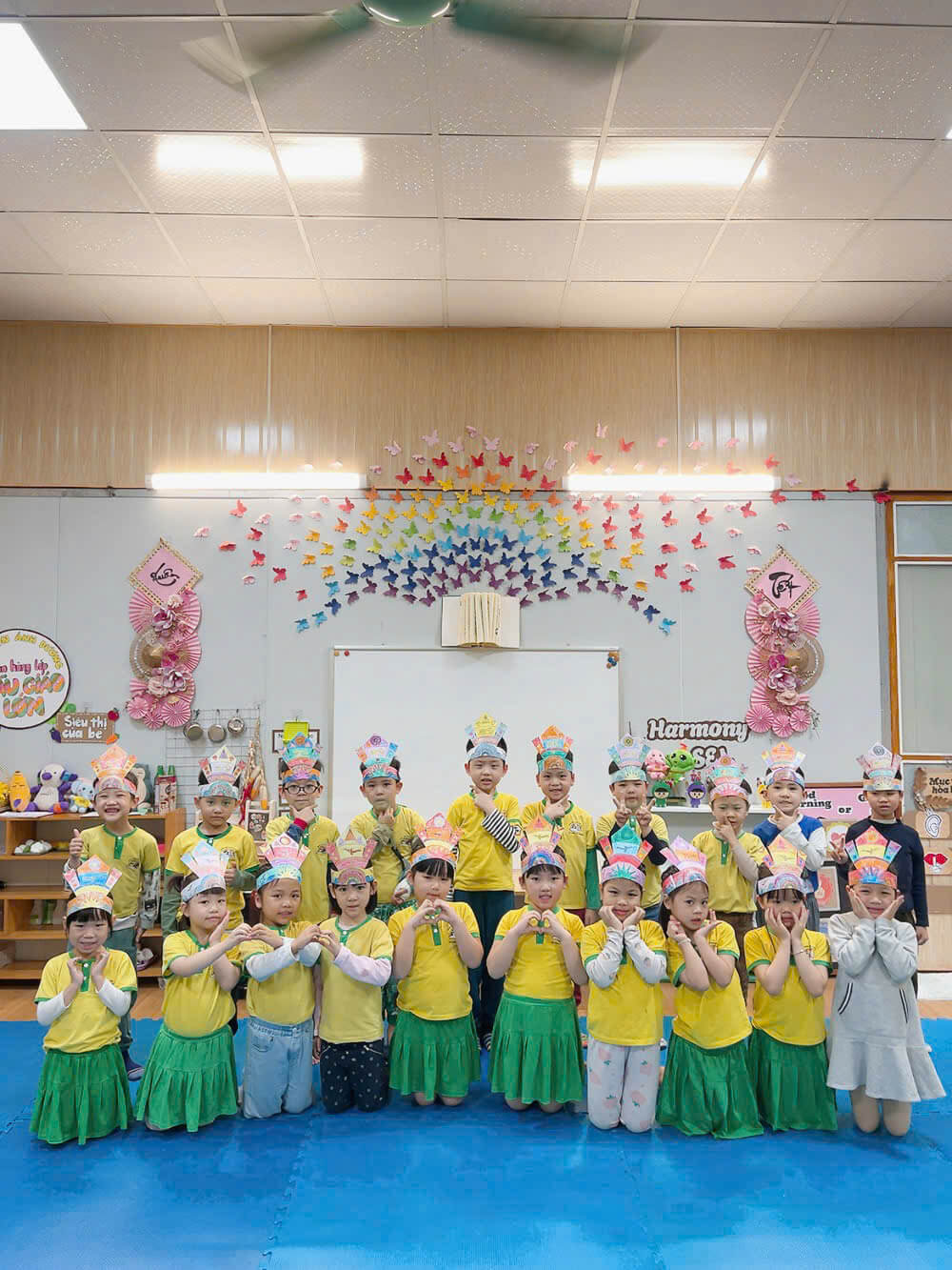 Làm mũ vua Hùng - NT Ánh Dương